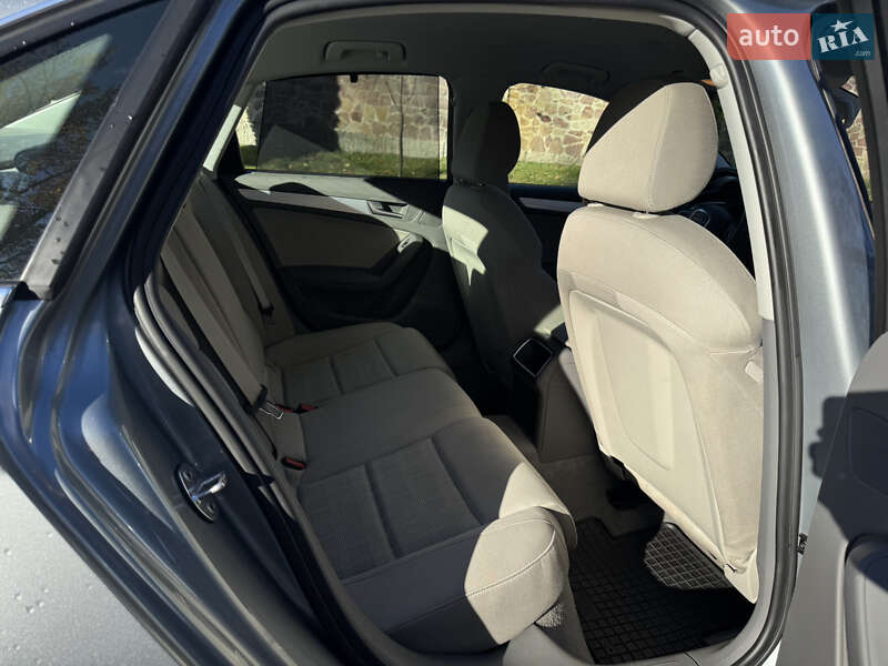 Седан Audi A4 2010 в Києві