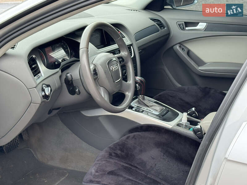 Седан Audi A4 2009 в Прилуках