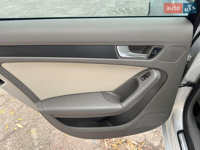 Седан Audi A4 2009 в Прилуках