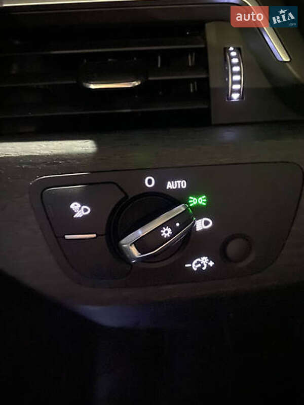 Седан Audi A4 2018 в Києві