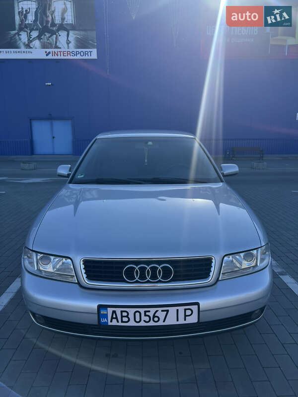 Седан Audi A4 2000 в Виннице