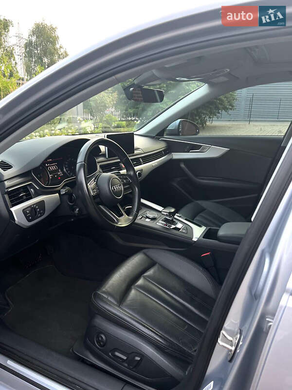 Седан Audi A4 2016 в Львові
