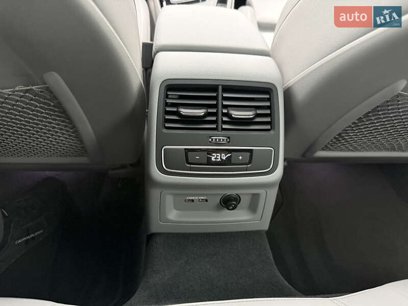 Седан Audi A4 2021 в Києві