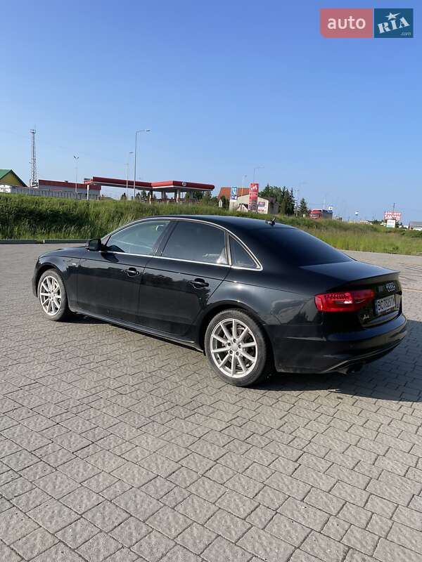 Седан Audi A4 2014 в Стрию