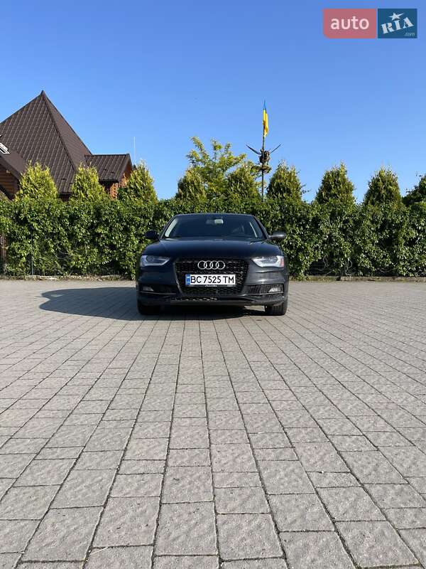 Седан Audi A4 2014 в Стрию