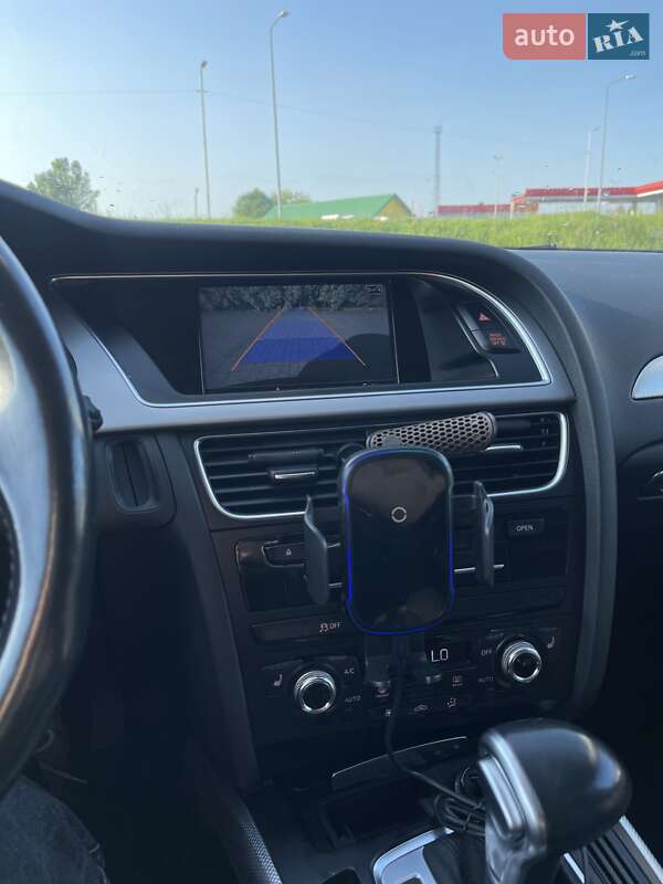 Седан Audi A4 2014 в Стрию