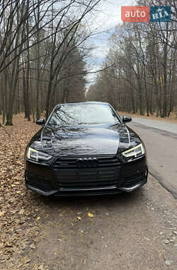 Седан Audi A4 2018 в Житомирі