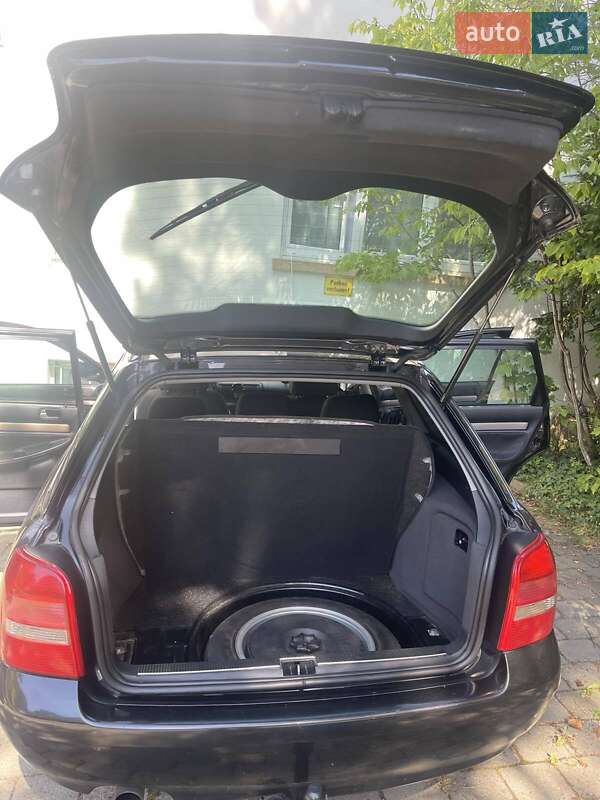 Універсал Audi A4 2000 в Києві