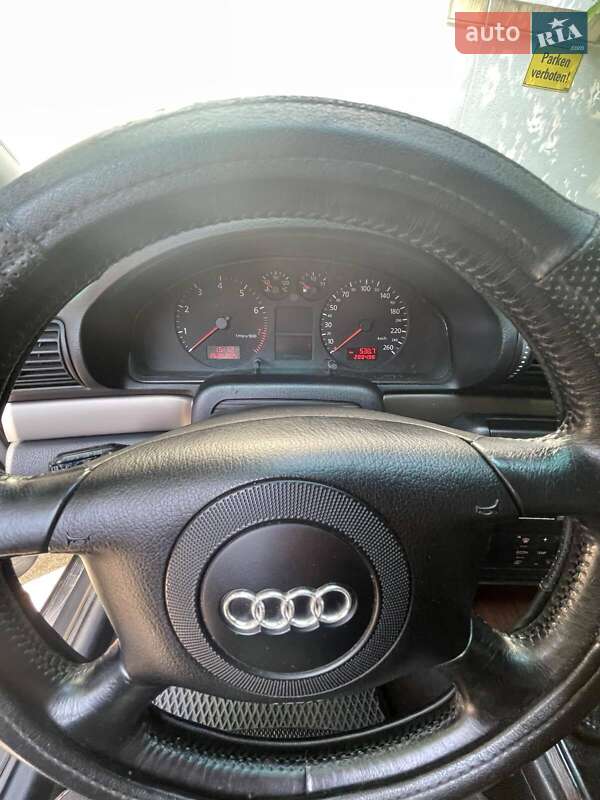 Універсал Audi A4 2000 в Києві