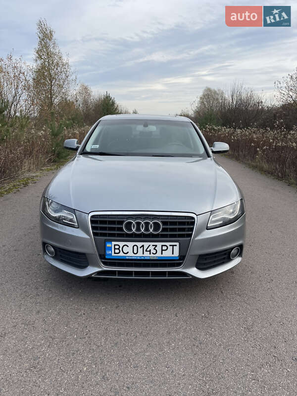 Седан Audi A4 2011 в Львові