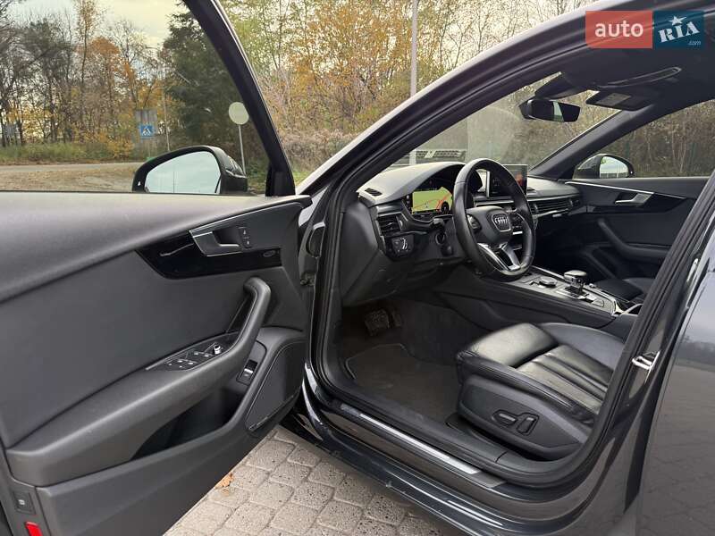 Седан Audi A4 2016 в Радивиліві