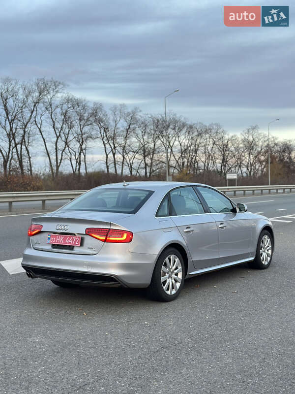 Седан Audi A4 2014 в Полтаве