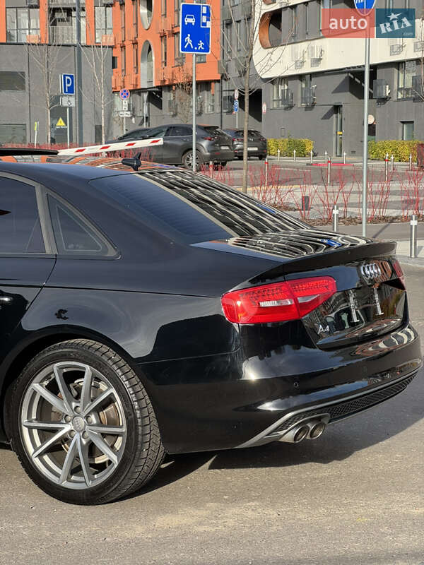 Седан Audi A4 2015 в Киеве
