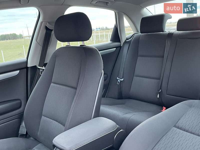 Седан Audi A4 2005 в Кам'янському