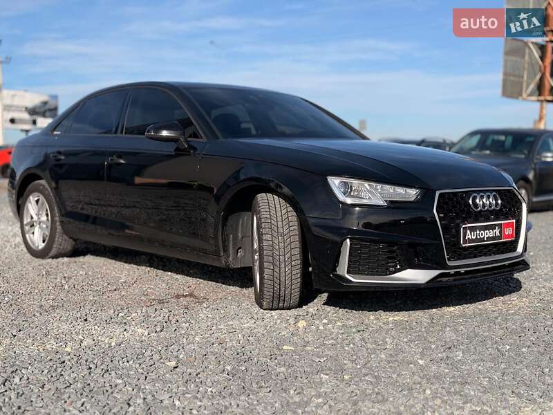 Седан Audi A4 2016 в Львові