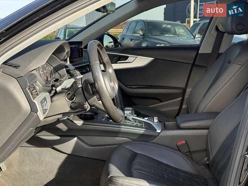Седан Audi A4 2016 в Львові