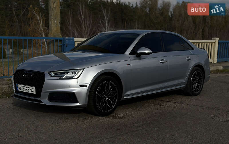 Седан Audi A4 2018 в Новомосковске