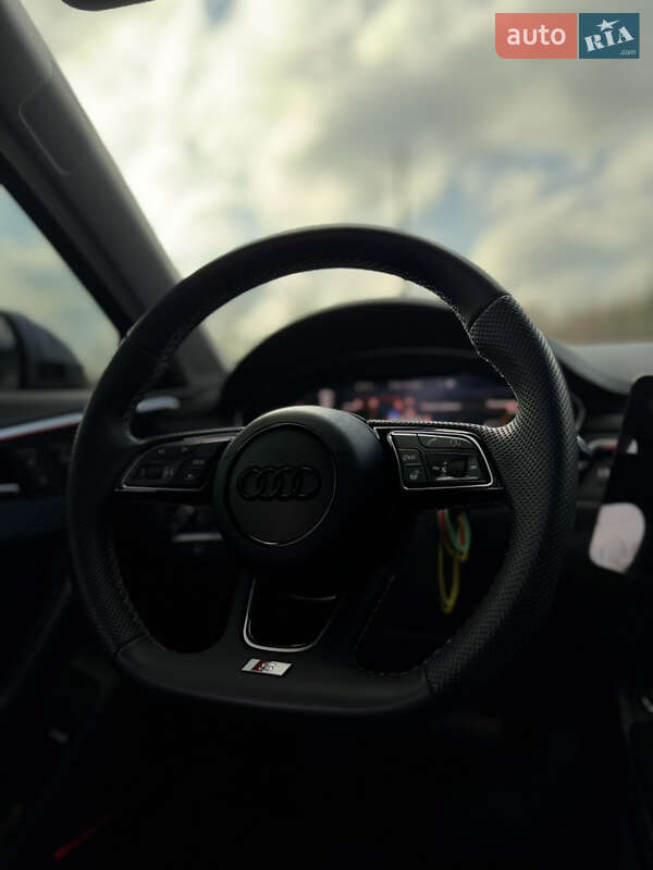 Седан Audi A4 2018 в Новомосковске