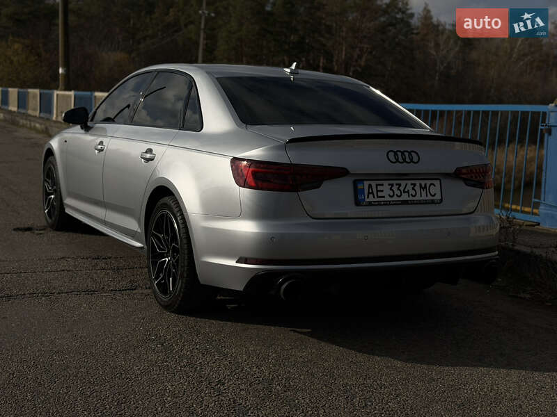Седан Audi A4 2018 в Новомосковске