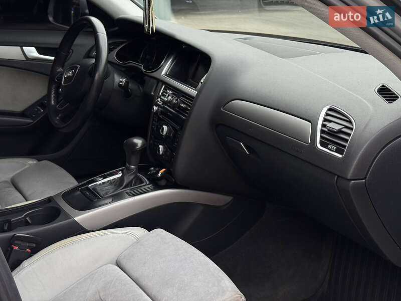 Седан Audi A4 2012 в Запорожье
