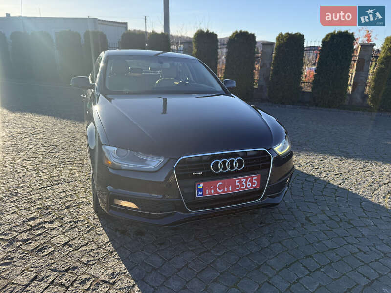 Седан Audi A4 2015 в Жовкве