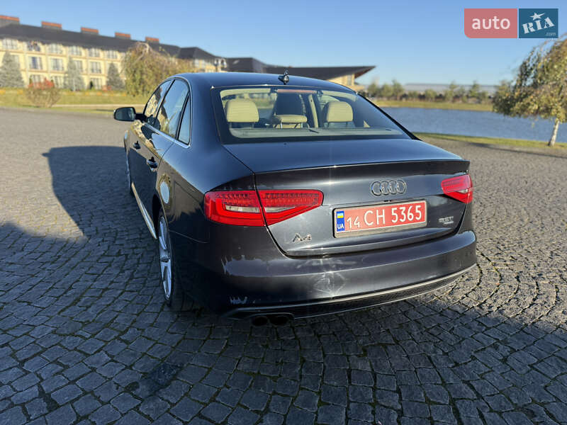 Седан Audi A4 2015 в Жовкве