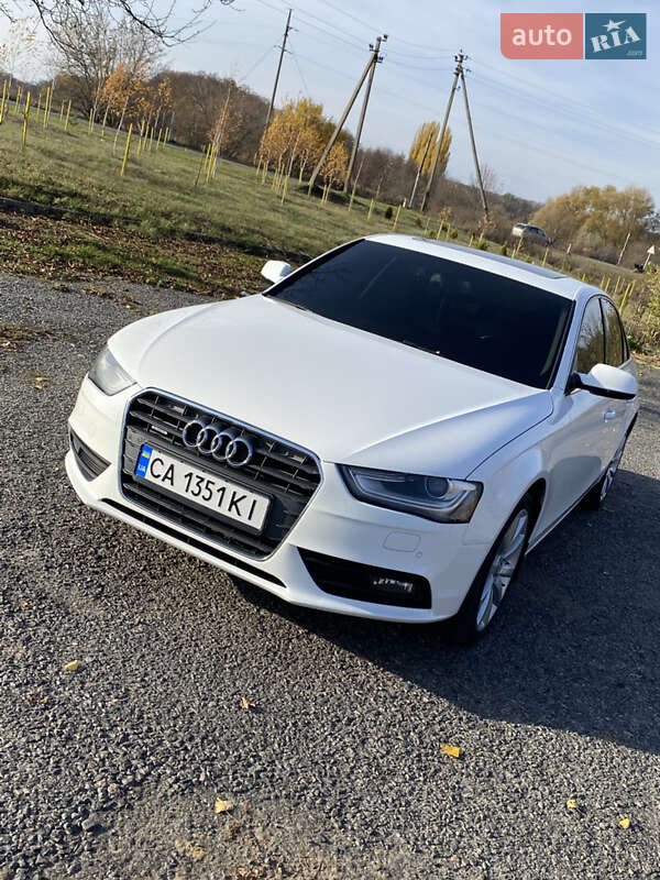 Седан Audi A4 2012 в Черкассах