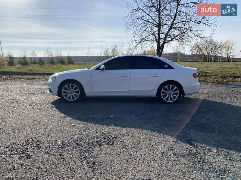 Седан Audi A4 2012 в Черкассах