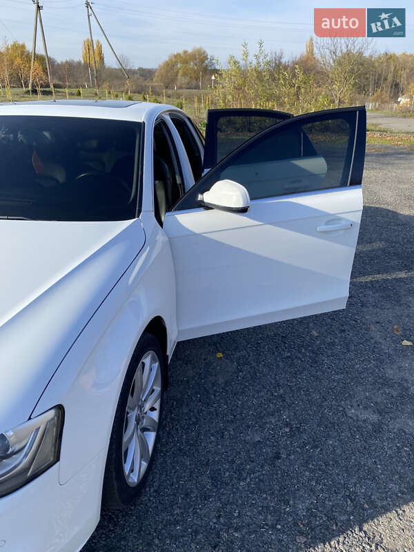 Седан Audi A4 2012 в Черкассах