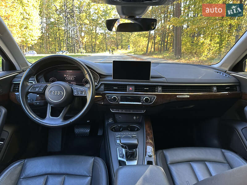 Седан Audi A4 2018 в Львові