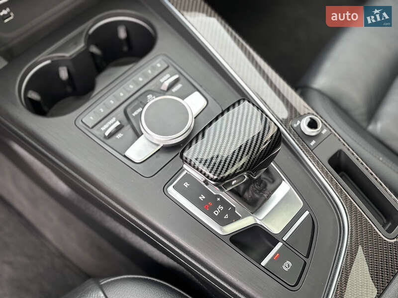 Седан Audi A4 2017 в Києві
