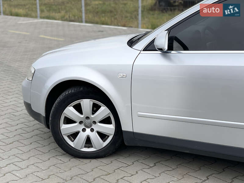 Седан Audi A4 2002 в Нововолынске