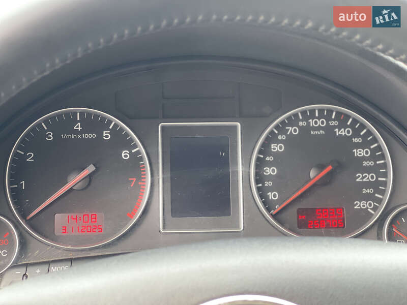 Седан Audi A4 2002 в Нововолынске