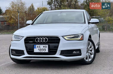 Седан Audi A4 2014 в Днепре