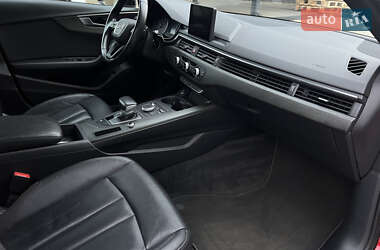 Седан Audi A4 2018 в Луцке