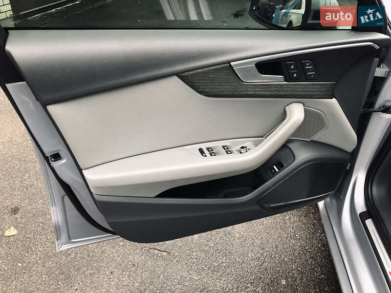 Седан Audi A4 2018 в Ирпене