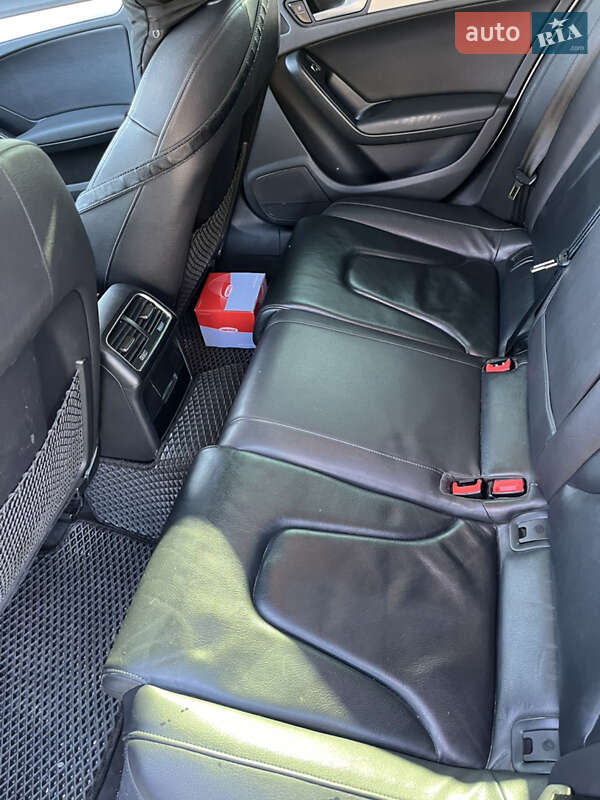 Седан Audi A4 2014 в Львове