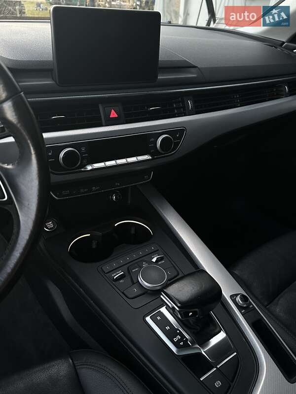 Седан Audi A4 2017 в Любешові