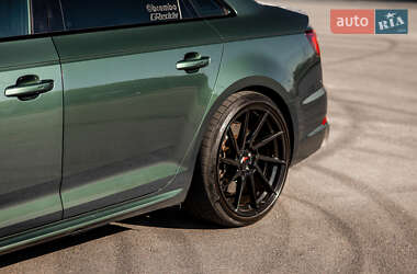 Седан Audi A4 2018 в Львове