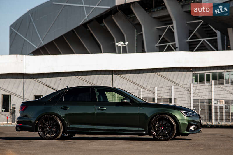 Седан Audi A4 2018 в Львове