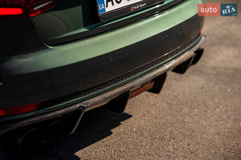 Седан Audi A4 2018 в Львове