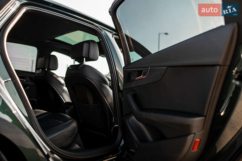 Седан Audi A4 2018 в Львове