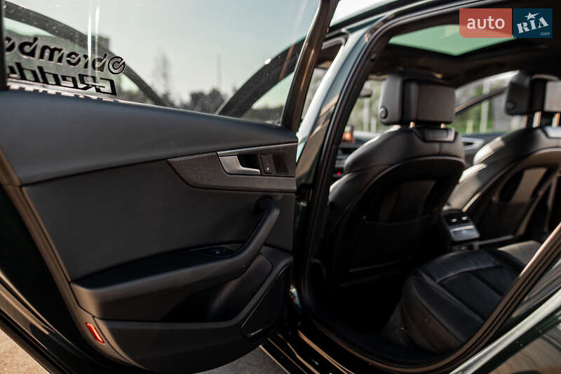 Седан Audi A4 2018 в Львове