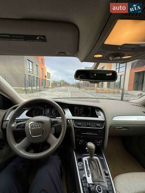 Седан Audi A4 2012 в Одесі