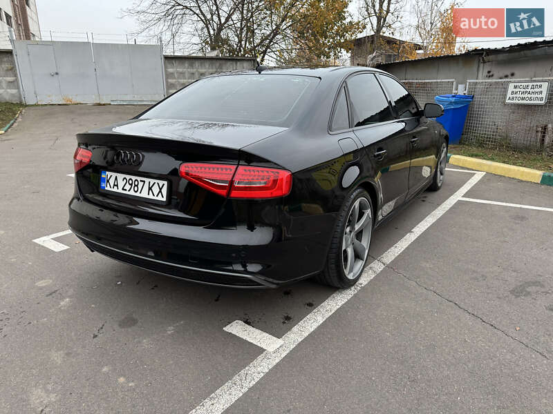 Седан Audi A4 2014 в Киеве