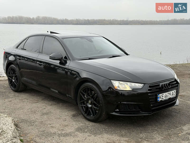 Седан Audi A4 2016 в Дніпрі