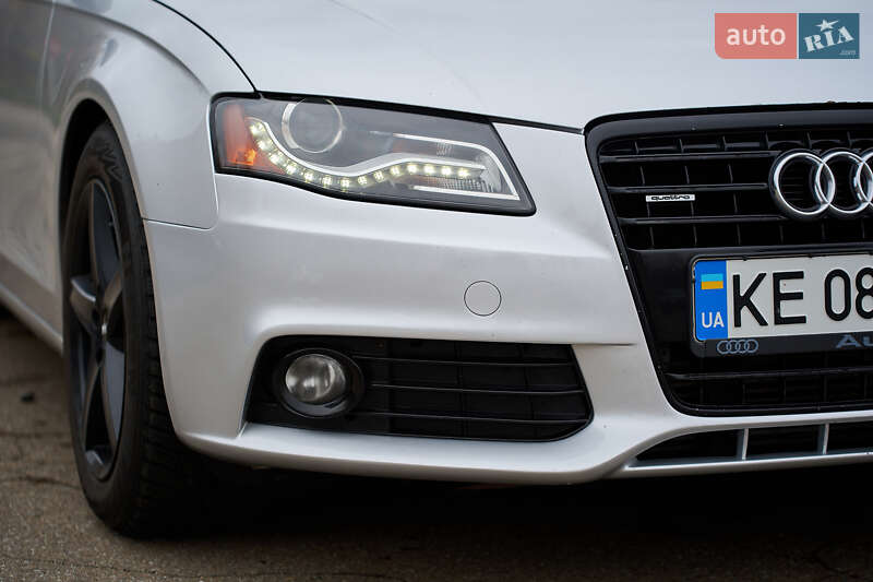 Седан Audi A4 2011 в Києві