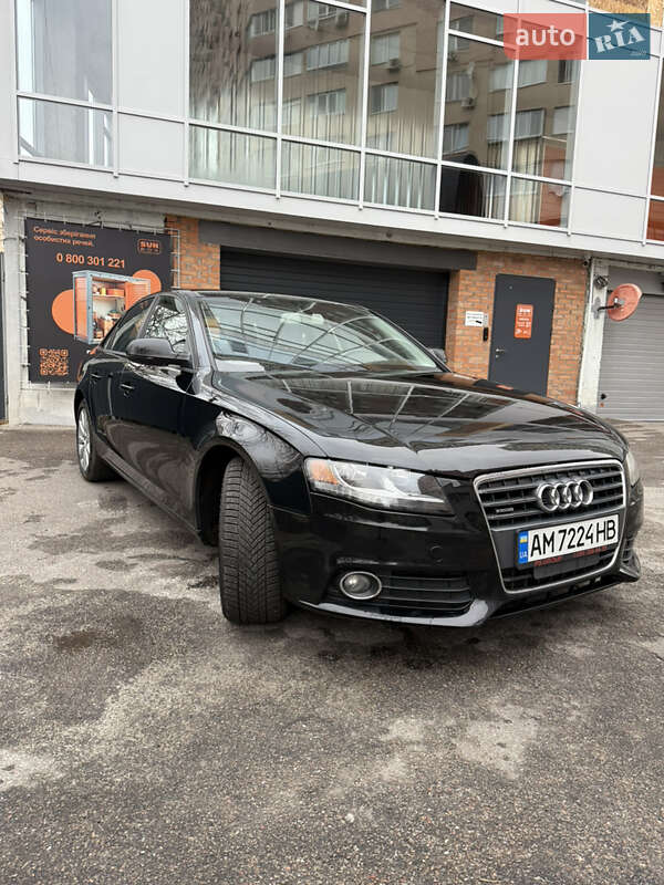 Седан Audi A4 2012 в Киеве