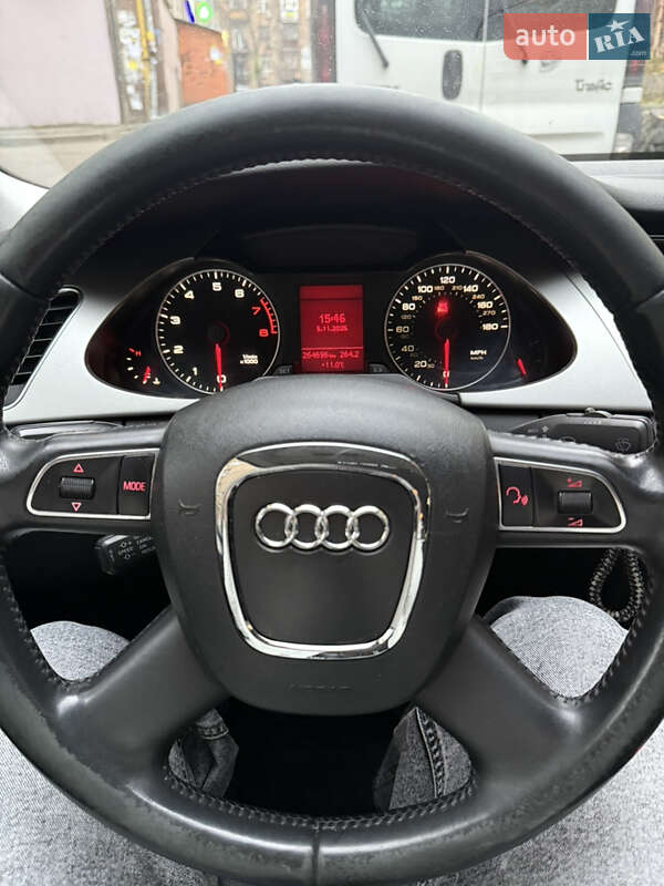 Седан Audi A4 2012 в Киеве