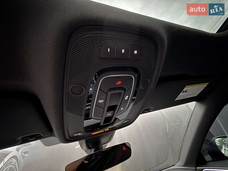 Седан Audi A4 2019 в Львові